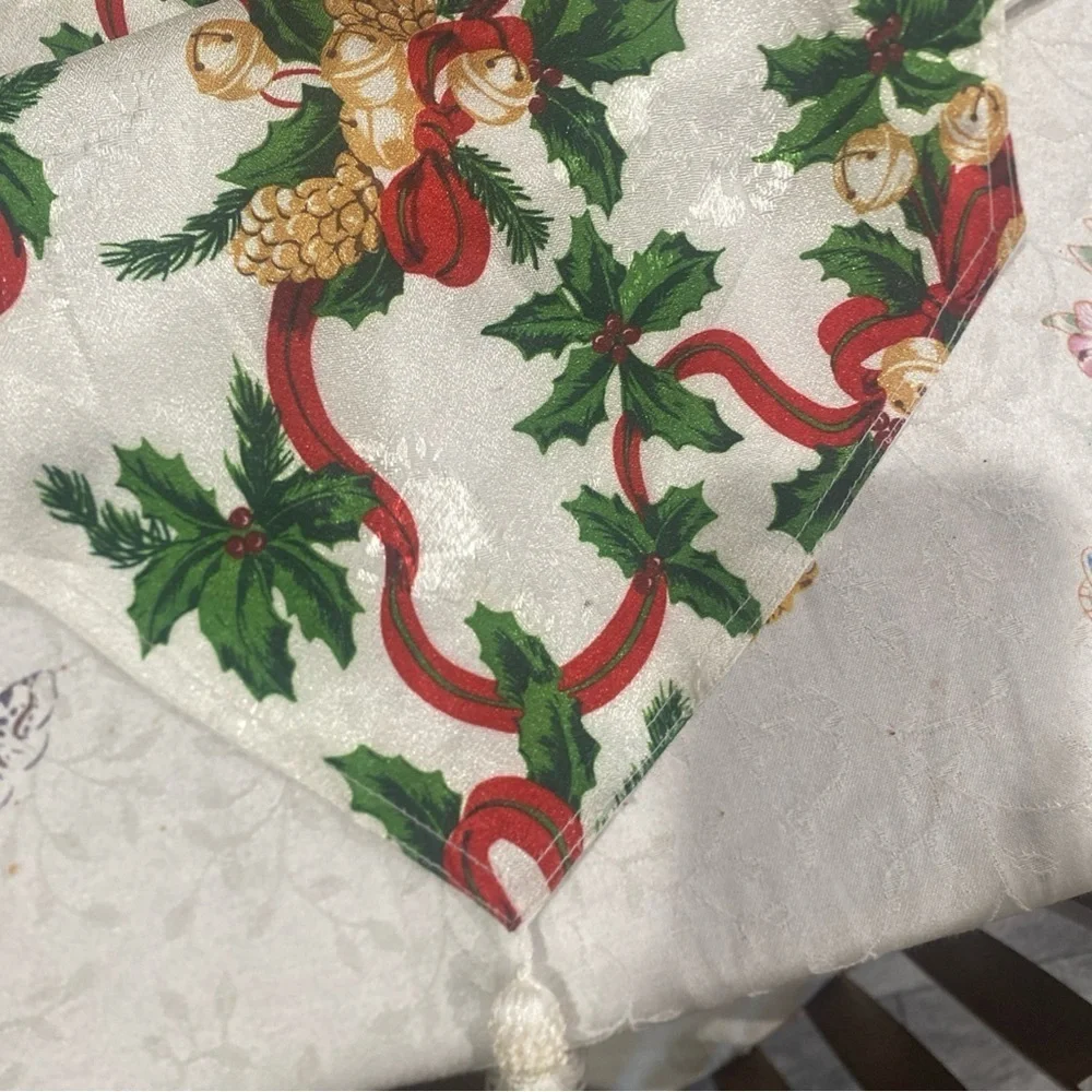 Christmas Table‎ Runner Holly Pine Cones Pine Needles Table Runner 67x13”